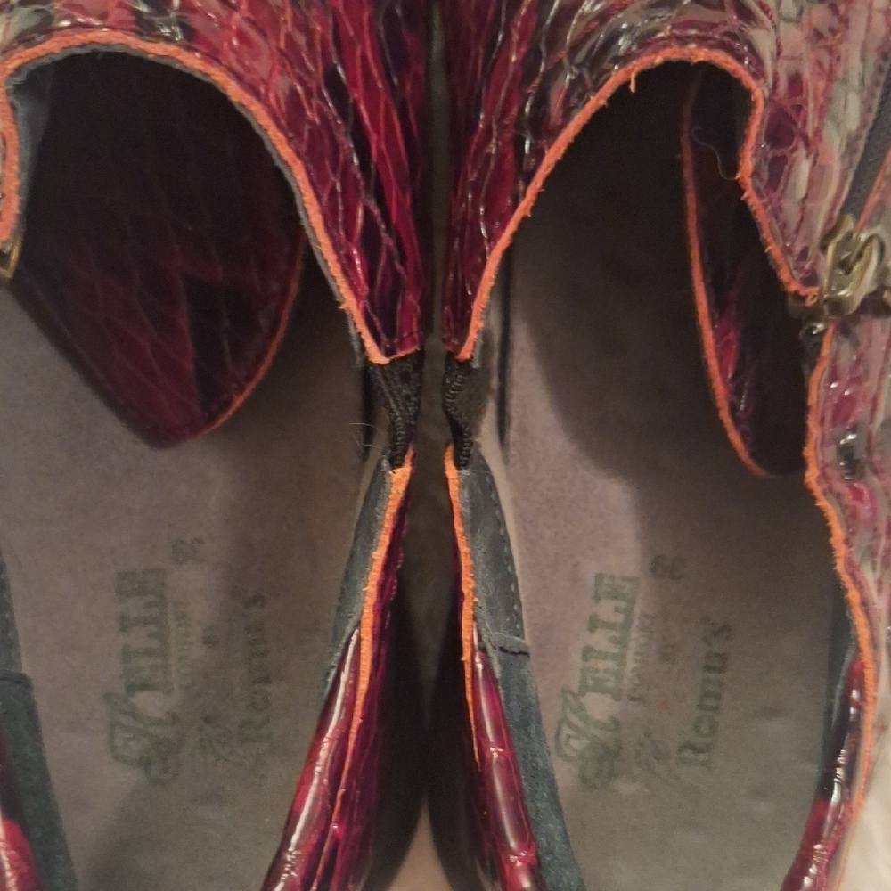 SALE Helle Romus Red Snake Print Women's Loafers Size 39 Made in Spain - Picture 8 of 9